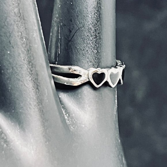 Marsala Company Sterling Silver W/Black Enamel Hearts Adjustable Toe Ring (R315) - Picture 3 of 5